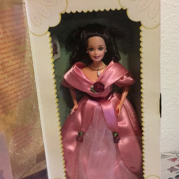 Special edition valentines barbie - Picture 2 of 3